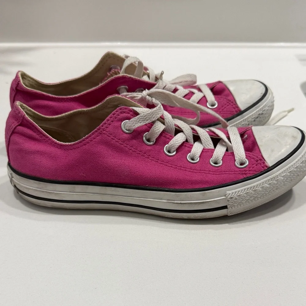 Pink Converse - Picture 3 of 3